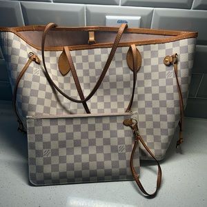 Authentic Louis Vuitton neverfull mm and wristlet